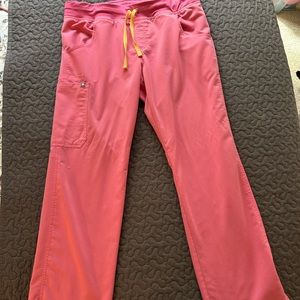 FIGS-size L. KADE scrub pants. Cargo style. Pink
